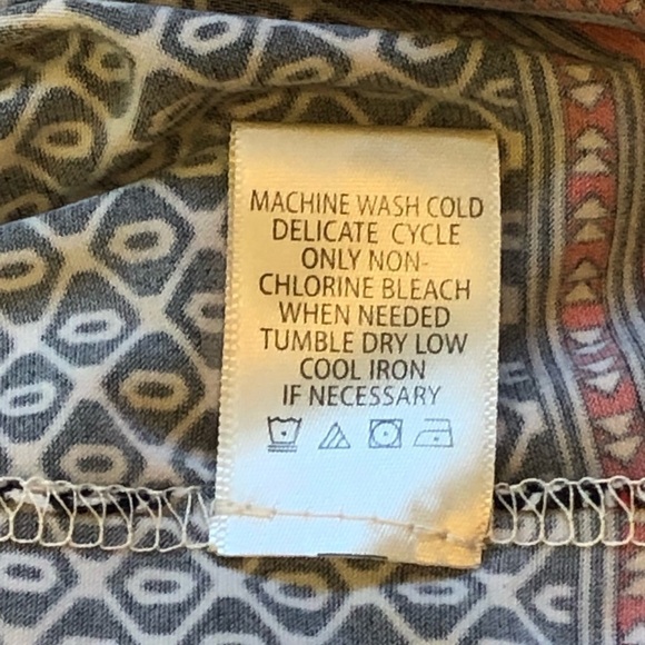 Max Studio sleeveless shift dress keyhole back graphic black white red S - Picture 9 of 10